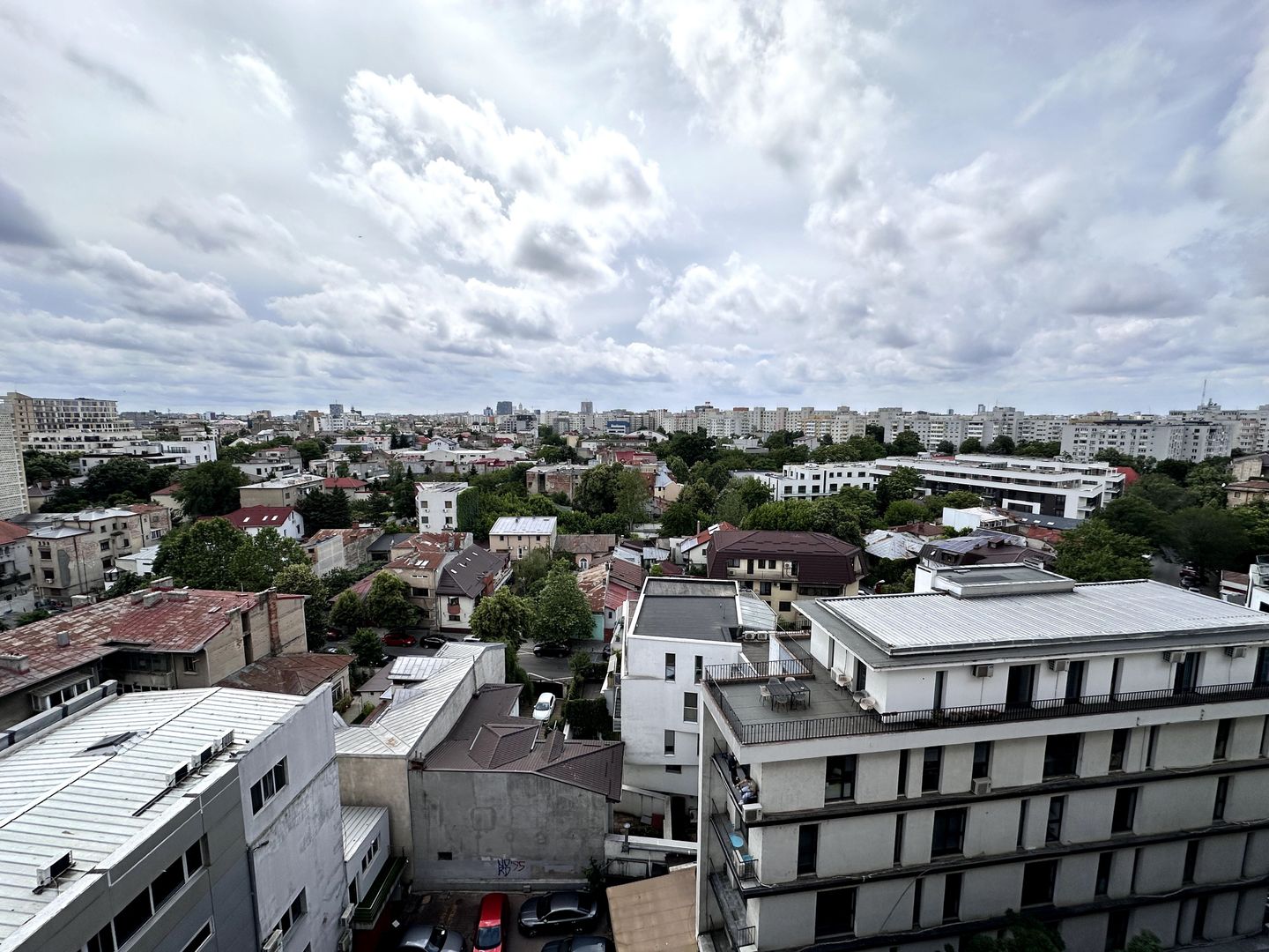 Apartament 2 camere Mihai Bravu 42-62, vedere spate, bloc izolat - Poză 7