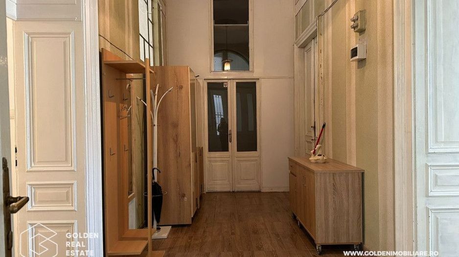 Spatiu birou, Bulevardul Revolutiei, Palatul Cenad, etaj 1 - Poză 1