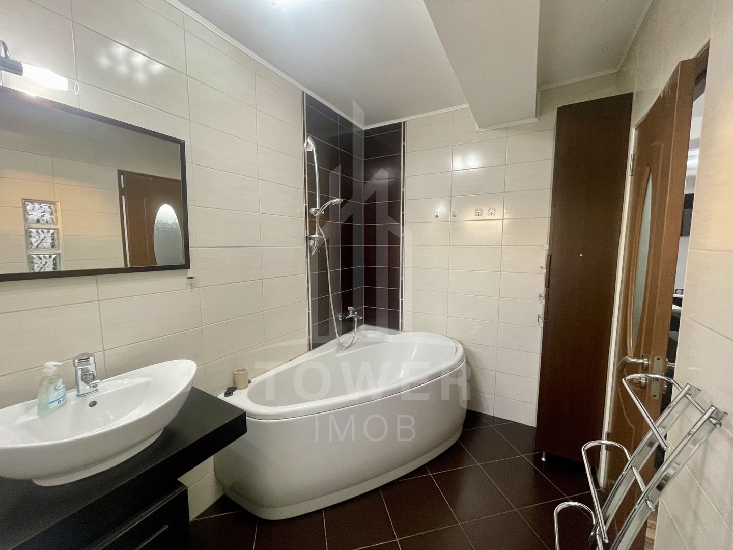 Apartament 3 camere, 95 mp utili, mobilat modern, etaj 2/3, zonă Turnișor - Poză 17