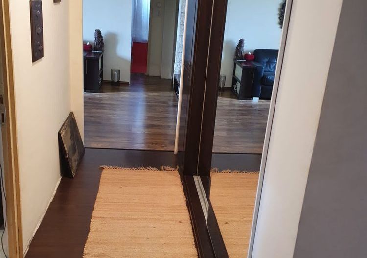 Apartament 3 camere, la 5 min de metrou Piata Sudului/ Mall SunPlaza. - Poză 1