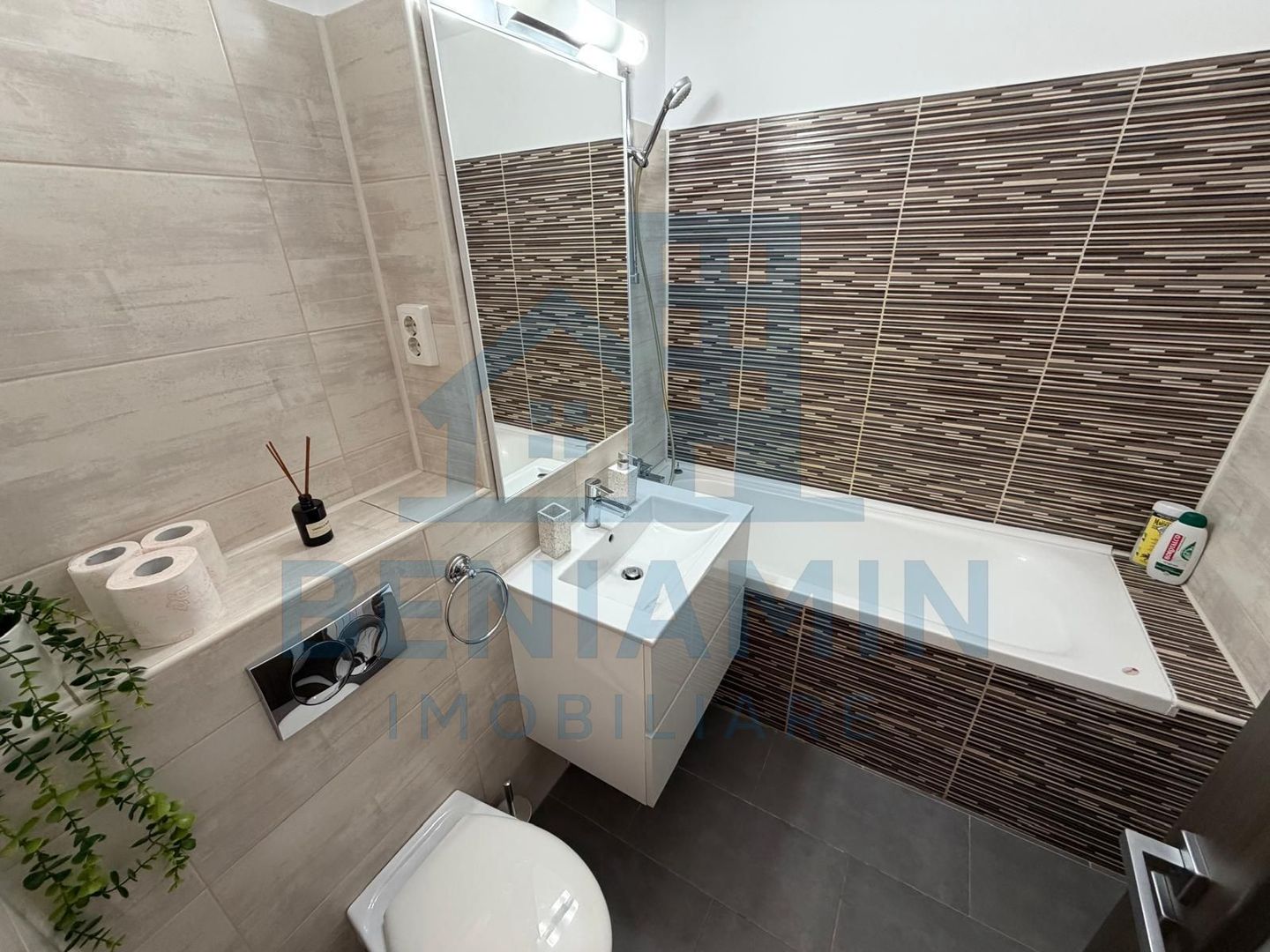 3 Decomandate-Etaj 2-Centrala termica-83mp-Mobilat-Utilat-Liber - Poză 10