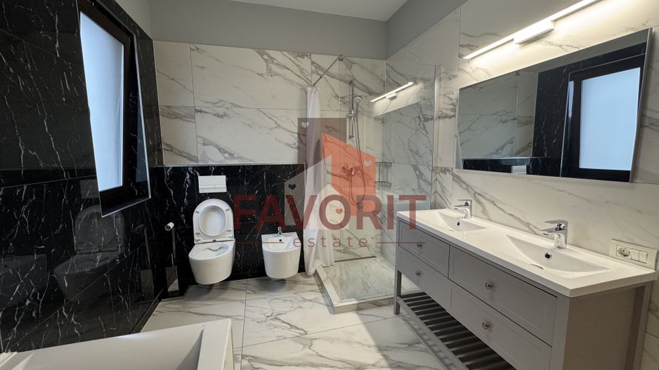 Duplex despartit prin garaj. Zona centrala - langa padure. Mobilat si utilat - Poză 12