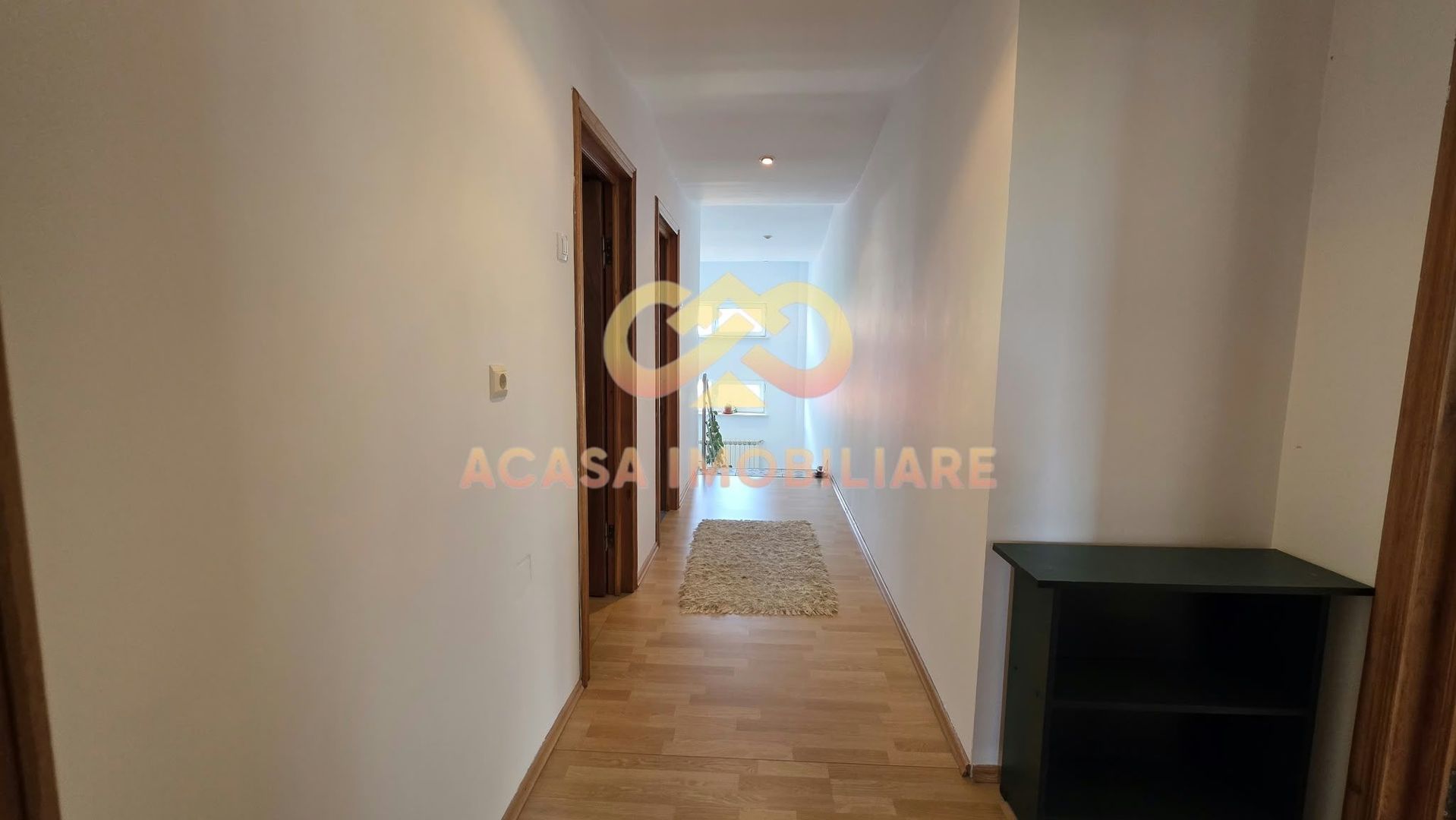 VILĂ SPAȚIOASĂ ÎN TĂTĂRAȘI | 450 MP | CURTE 400 MP - Poză 4