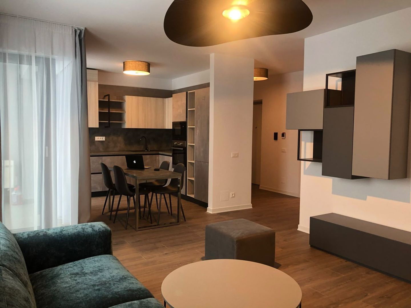 Cloud 9 || 2 Camere || Vedere Panoramică || Parcare || Comision 0% - Poză 1