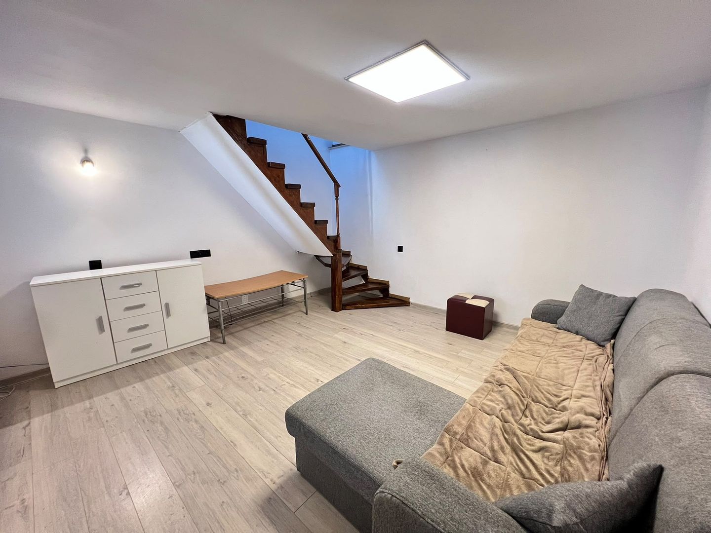 Casa individuala cu 3 camere | Curte cu terasa | Gratar din caramida | Parcare - Poză 1