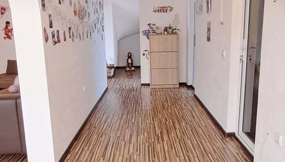 Floresti - Stoenesti, Jud. Giurgiu, vila + garaj + beci, teren 1400 mp - Poză 8