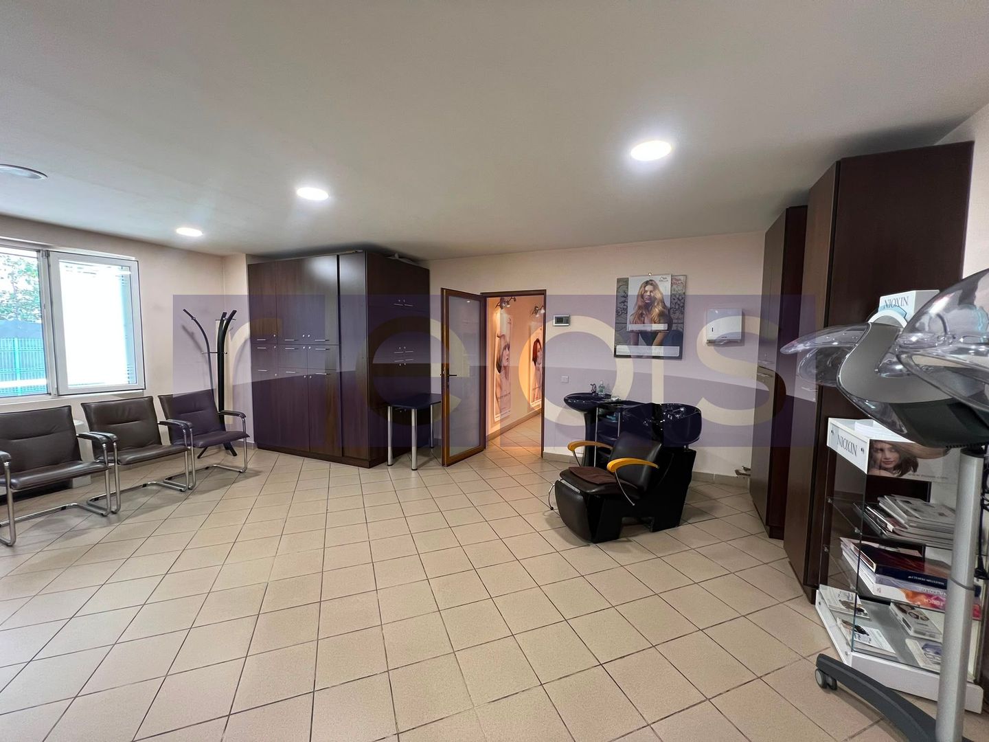 VANZARE SPATIU COMERCIAL | LOC DE PARCARE | ZONA DECEBAL - Poză 2
