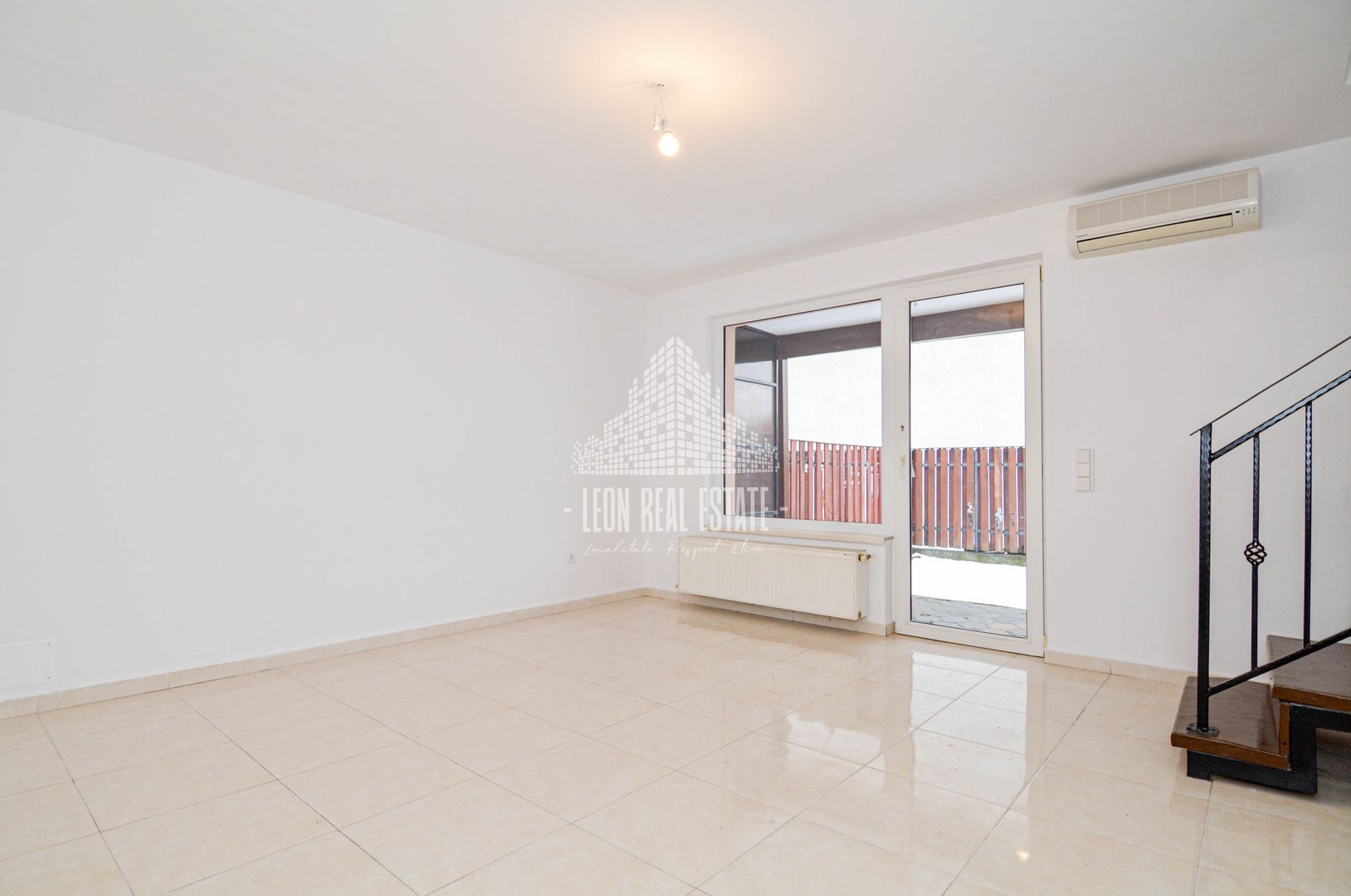 Casă înșiruită în prima parte a Florestiului, zona Stadion - Someșului - Poză 4