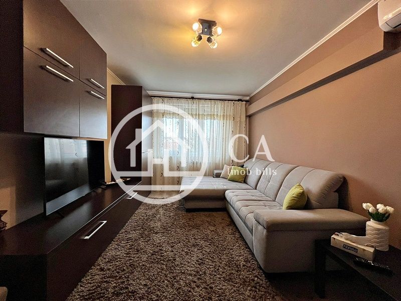Apartament de vânzare cu 3 camere în zona Rogerius, Oradea - Poză 1