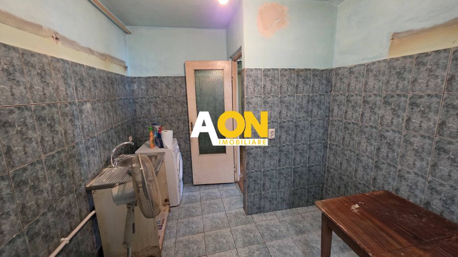 Apartament 3 camere, Cetate, 65 mp utili, et.5. Necesita renovare - Poză 9