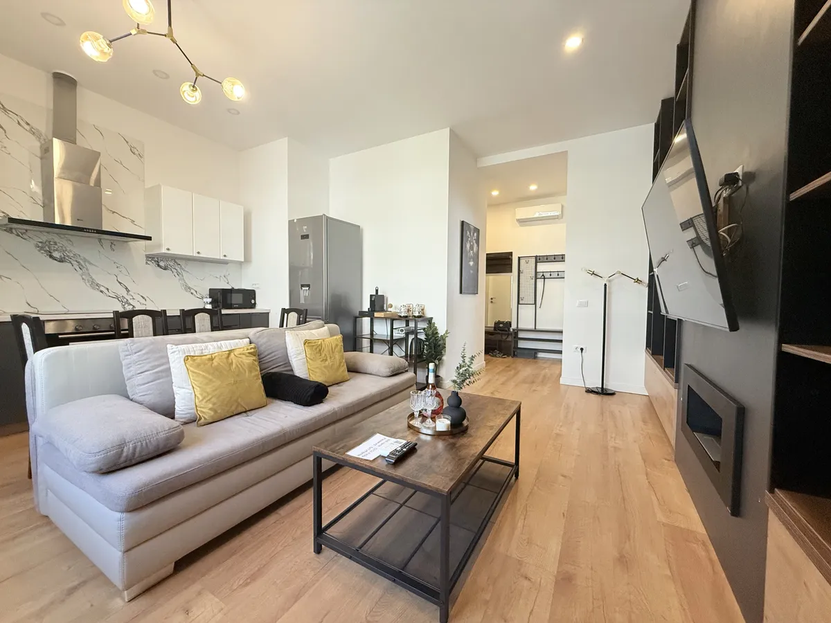 Apartament 2 camere, elegant si spațios, in Piața Victoriei - Opera — fotografia 1