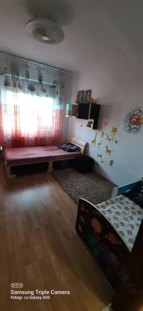 inchiriez apartament 3 camere ,loc parcare - Poză 2