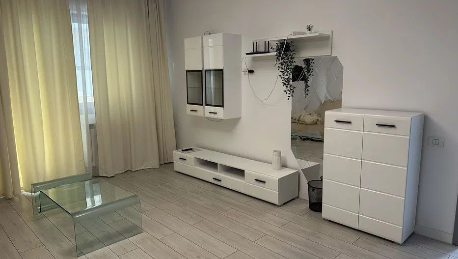 Inchiriere apartament 2 camere Parcul Carol - Poză 1