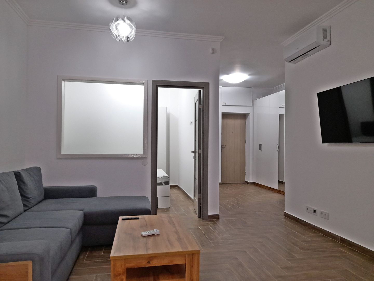 Vanzare 3 camere central, str. Tudor Vladimirescu - Ared, Oradea - Poză 1