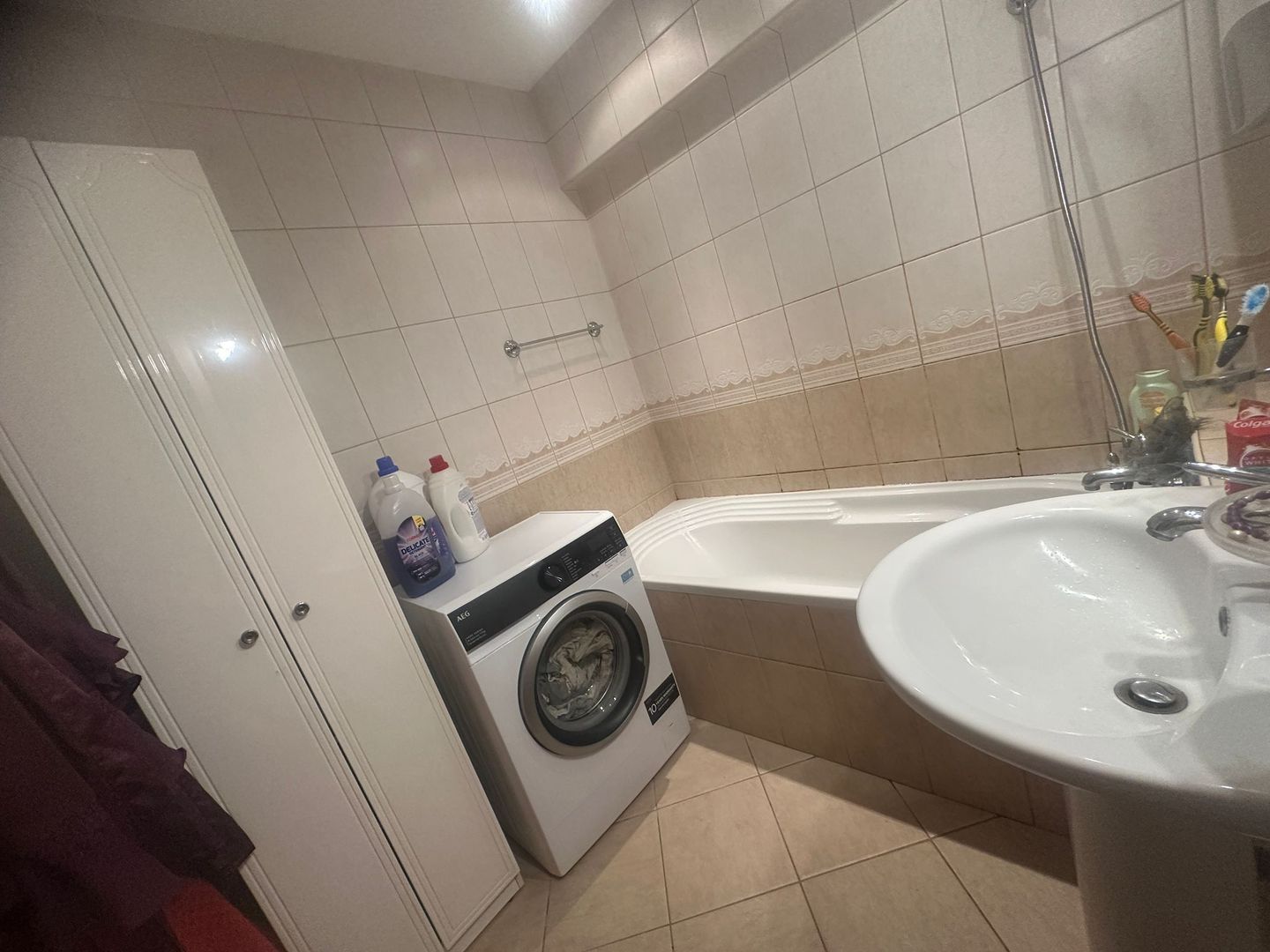 De vanzare aparatament 3 camere - zona Drumul Taberei - Poză 3