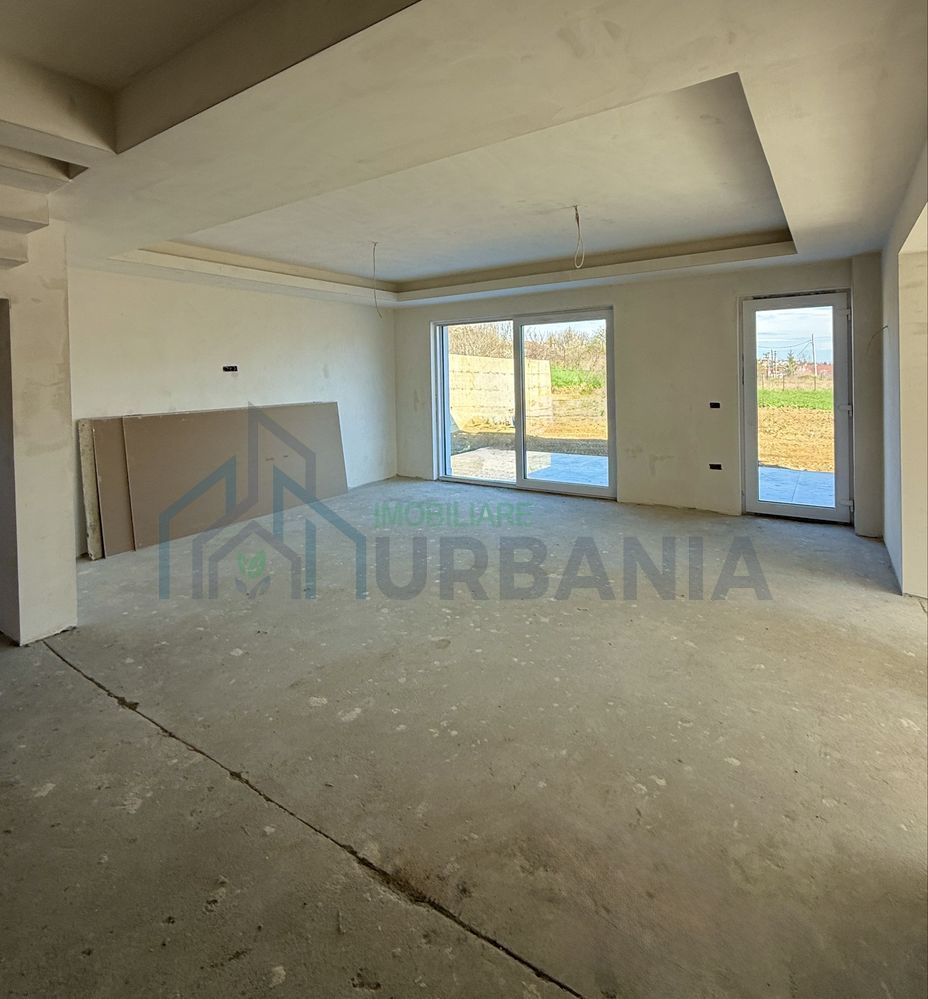 Vilă nouă în Barnova, 216 mp utili, 4 dormitoare, 4 băi, garaj, teren 700 mp - Poză 3