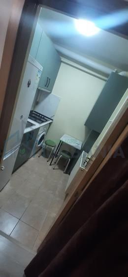 Închiriez apartament cu două camere nedecomandat. - Poză 3