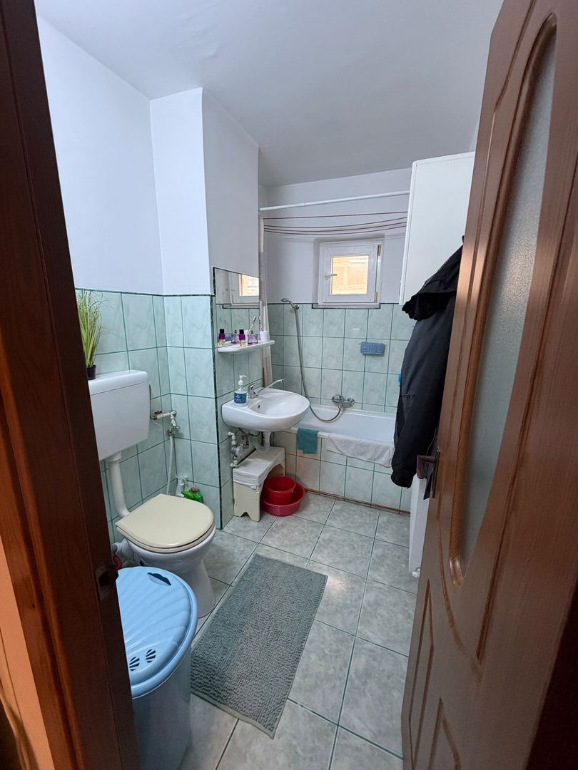 Calea Buziasului | 3 Camere | Etaj 1 | Centrala proprie | - Poză 9
