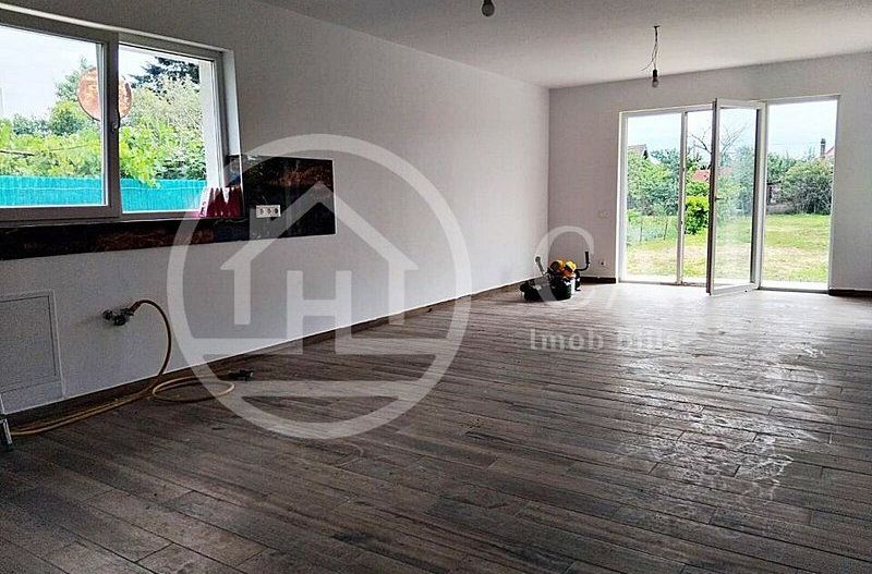 Casa de vanzare cu 4 camere in zona Matei Corvin, Oradea - Poză 2