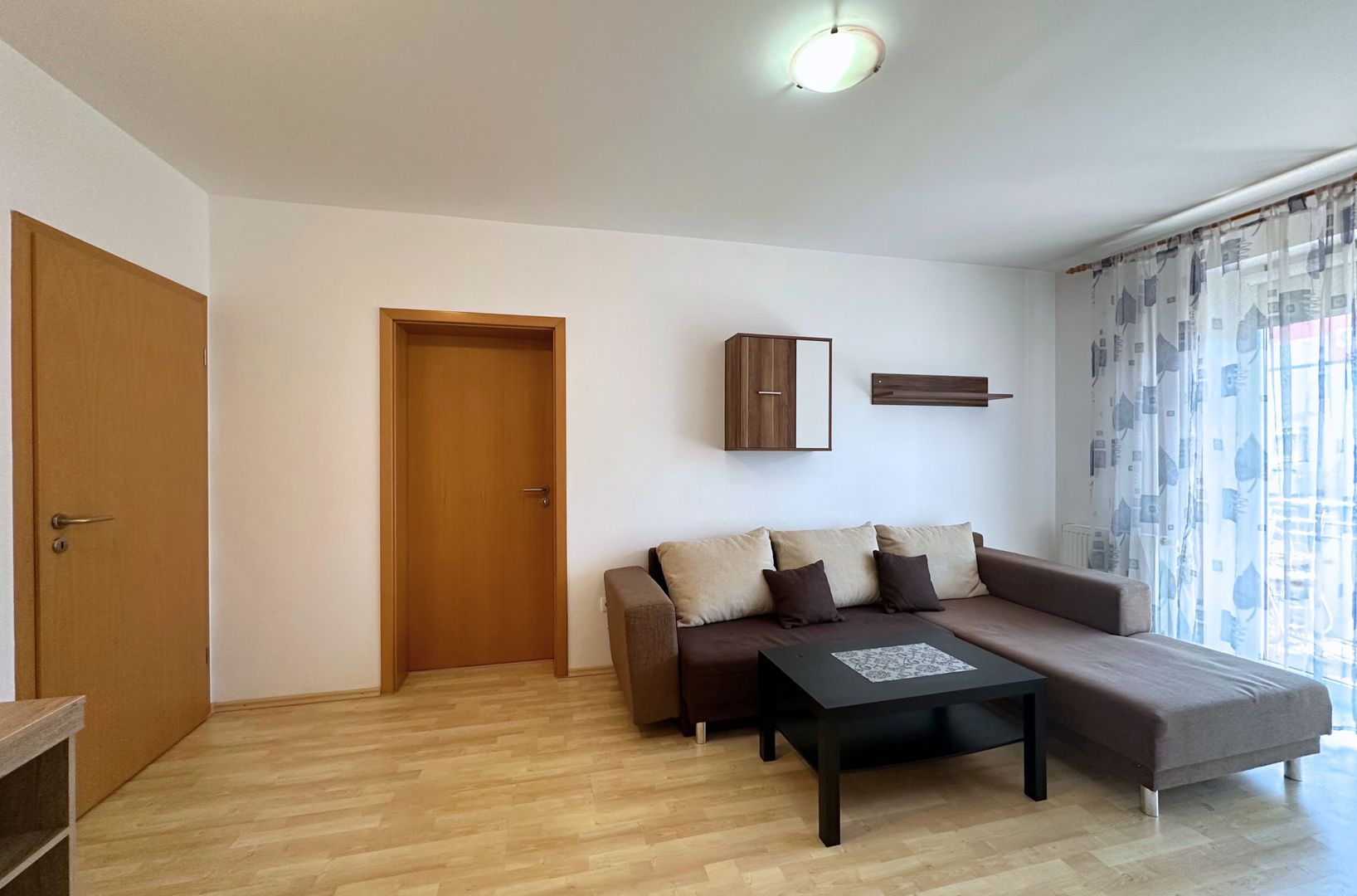 Apartament 2 camere mobilat și utilat cu vedere superbă spre Tâmpa - Poză 3
