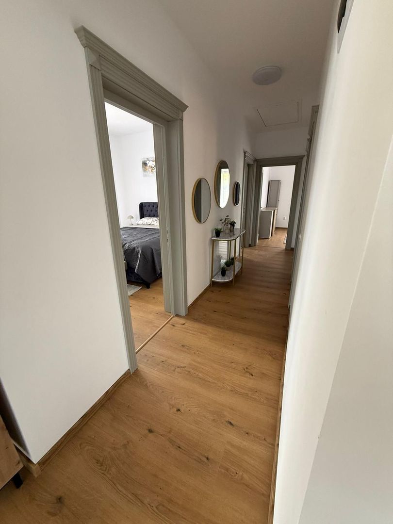 Casa 4 camere,2bai, 700 mp teren,mobilată si utilată - Poză 11