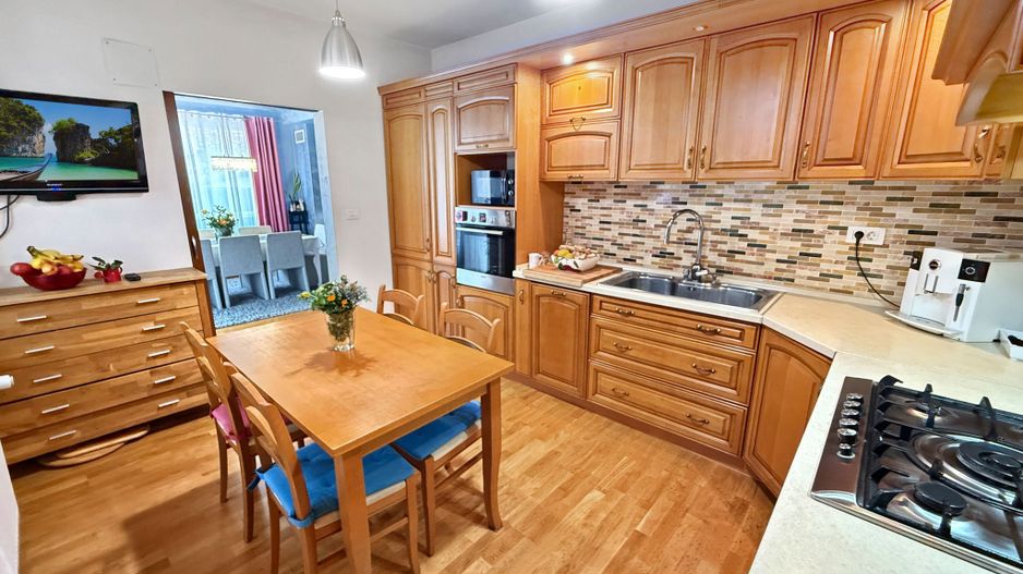 Două case separate , utilizare mixtă– rezidențial & comercial. - Poză 6