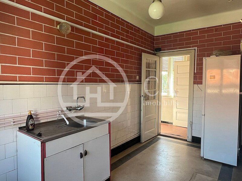 Apartament cu 3 camere de vanzare zona Muzeul Tarii Crisurilor Oradea - Poză 1