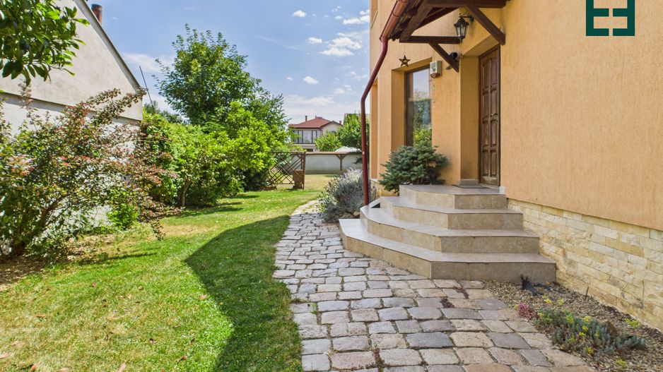 Vilă cu 6 camere - Zona Subcetate - Arad - Poză 37