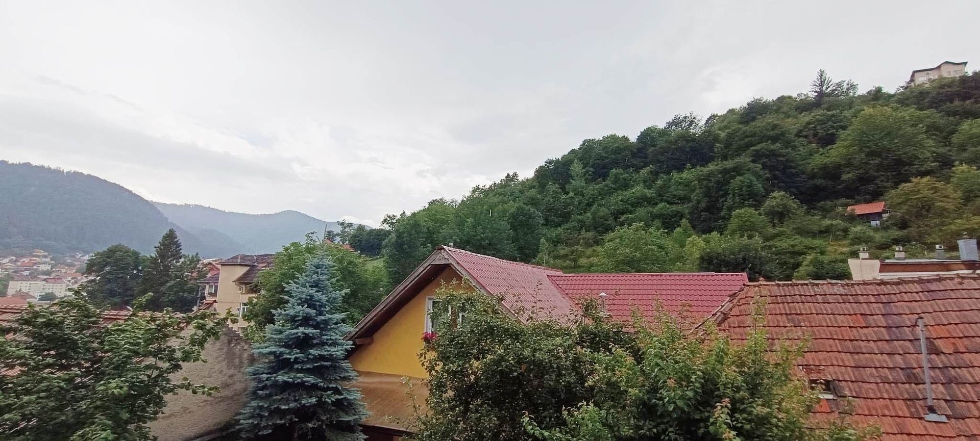 Apartament cu 4 camere si gradina in centrul orasului Brasov - Poză 16