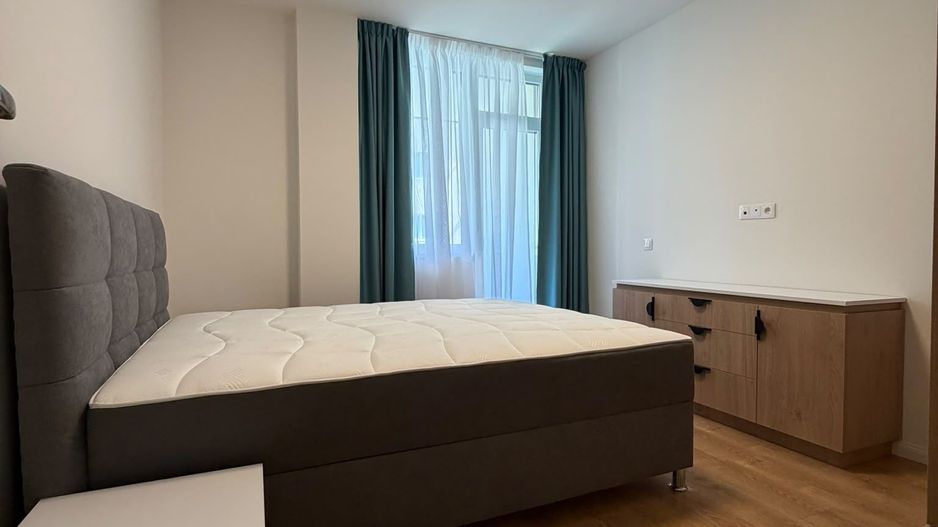 Apartament 3 camere, 2 bai, balcon, etaj intermediar, parcare - Poză 6
