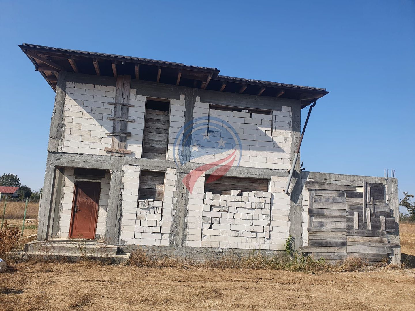 Casa la rosu in Carcea - Poză 3