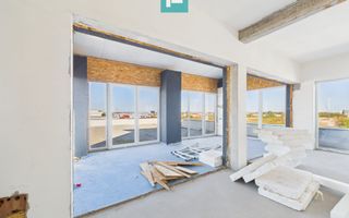 Penthouse cu lift privat și terasă mare în Ghiroda - Poză 5