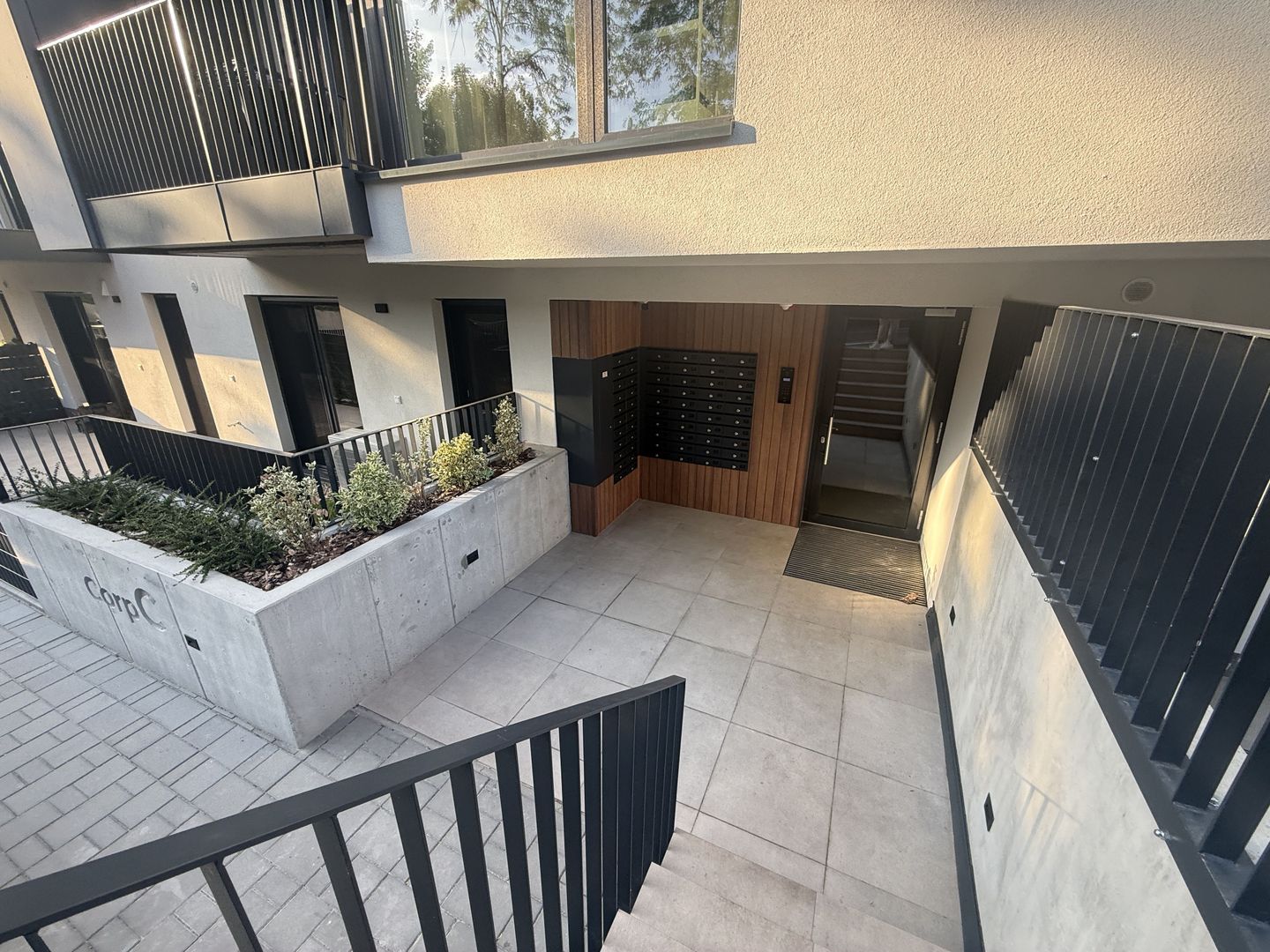 AP. 2 CAMERE- QUARTIER AZUGA, PARCARE SUBTERANA, CENTRALA, BLOC NOU - Poză 11