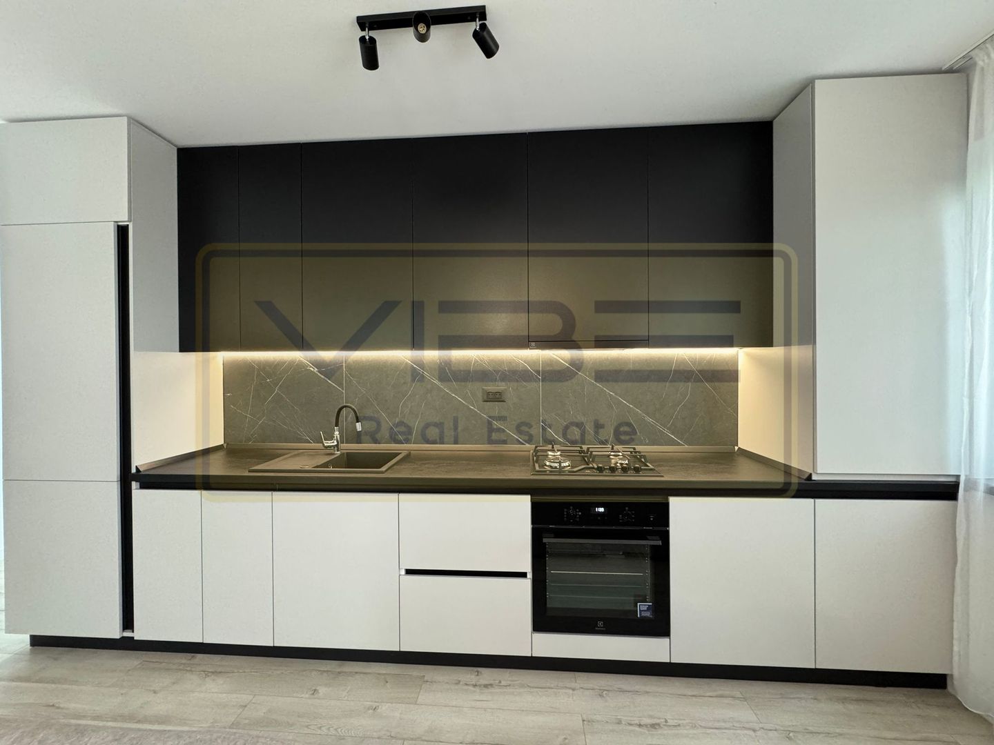 Apartament NOU 2 camere, parcare Comat Towers - Poză 5