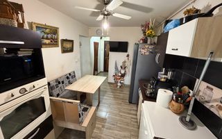 Apartament 3 camere, decomandat  - zona Cetate - Poză 3