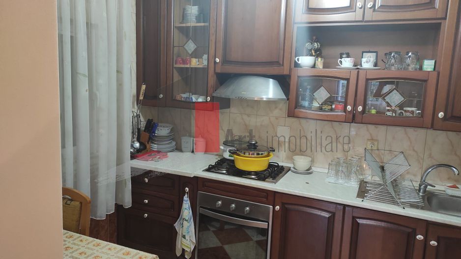 Vila spatioasa in Branesti - Poză 12