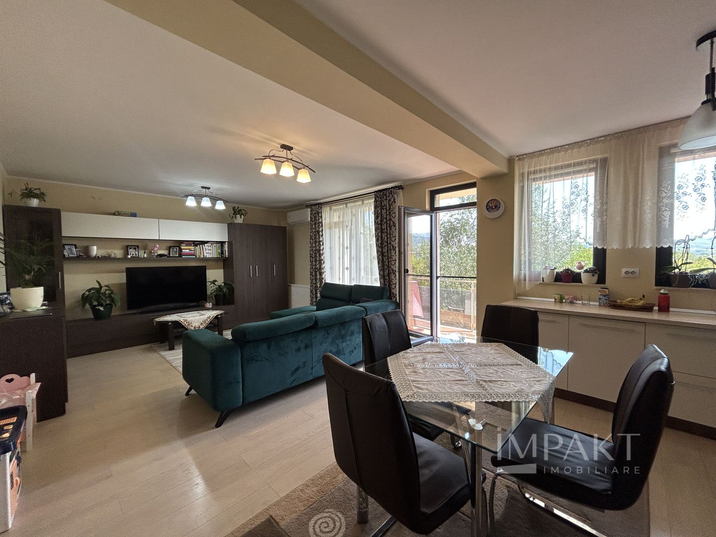 Vanzare apartament cu 2 camere + garaj, Borhanci! - Poză 4
