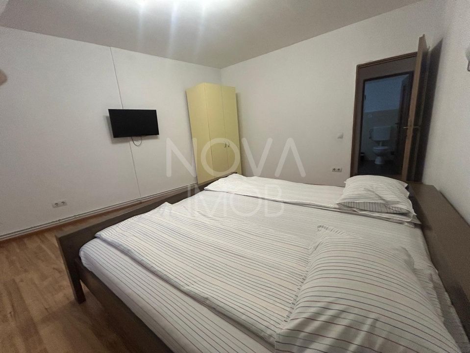 Casa de vanzare 200 mp cu spatiu comercial la parter, strada Lunga - Poză 7