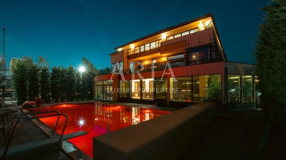 Vila grandioasa, Gradina Japoneza, SPA, Crama, Teren Tenis, Foisor, Iaz Pesti - Poză 5