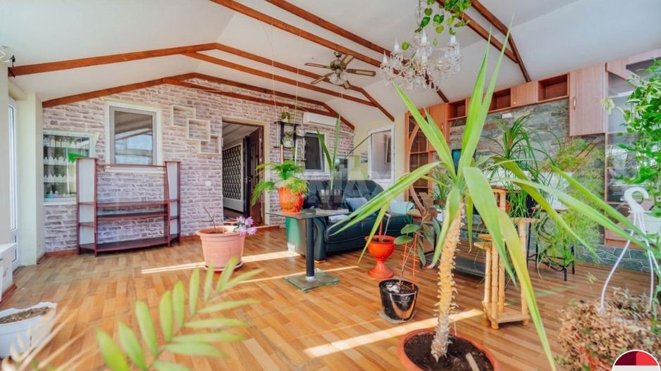 Casă de vânzare, Obileni, Hîncești ,185 m² ,16 ari, 2 garaje - Poză 16