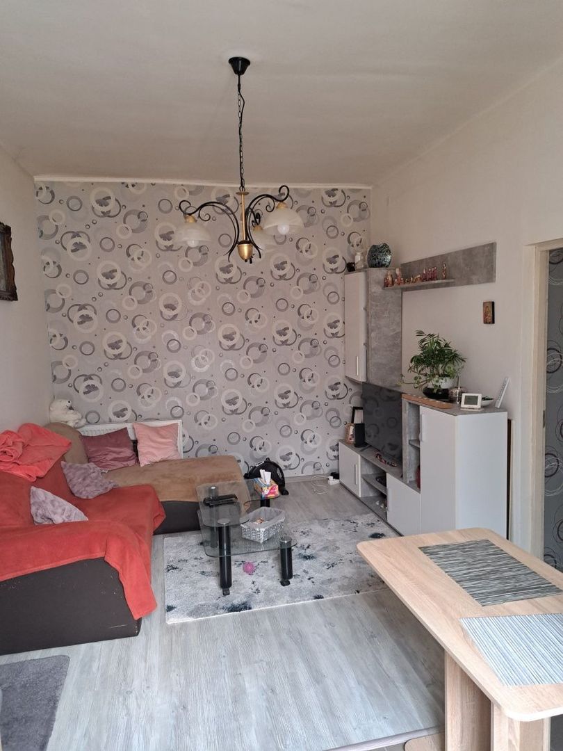Apartament 2 camere Piata Traian - la curte cu centrala - Poză 1