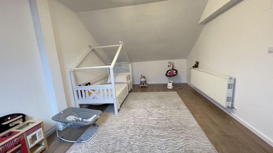 Casa spatioasa cu spatiu de relaxare-zona Blascovici - Poză 15