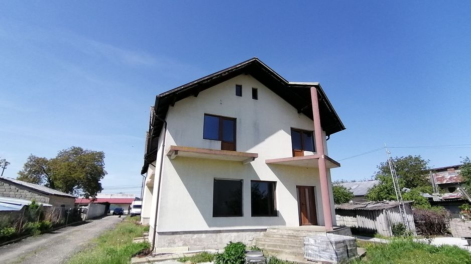 Casa P+1 - comuna 1 Decembrie - str. Victoriei - Poză 16
