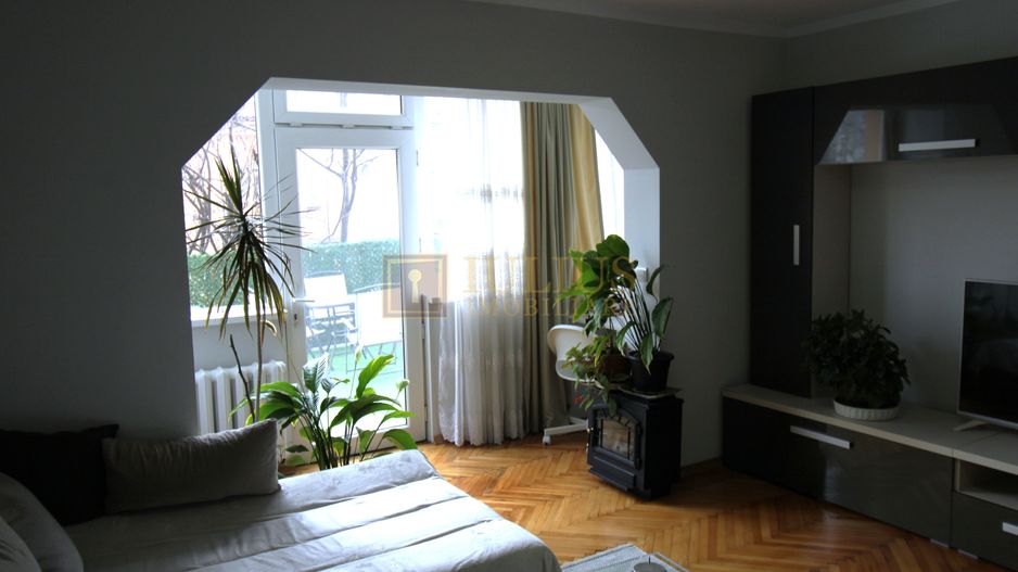 3 camere decomandat terasa generoasa cu vedere spre curte , locatie linistita - Poză 3