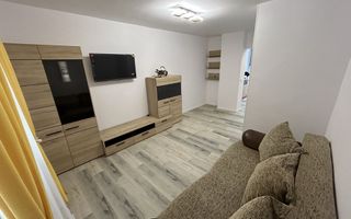 Apartament cu 3 camere, 70mp, zona E.On - Poză 1