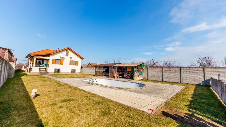 Vilă elegantă tip mediteranean în Zimandul Nou - Poză 2