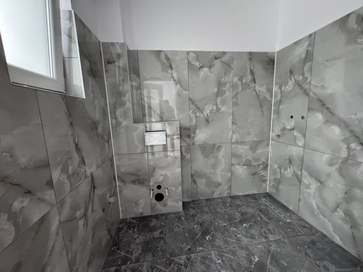 1/2 Duplex Utvin,4 Camere,2 Bai,Toate Utilitatile - Poză 7