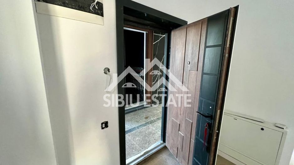 Apartament 3 camere, 2 bai Sibiu central Imobil Top lift garaj boxa - Poză 19