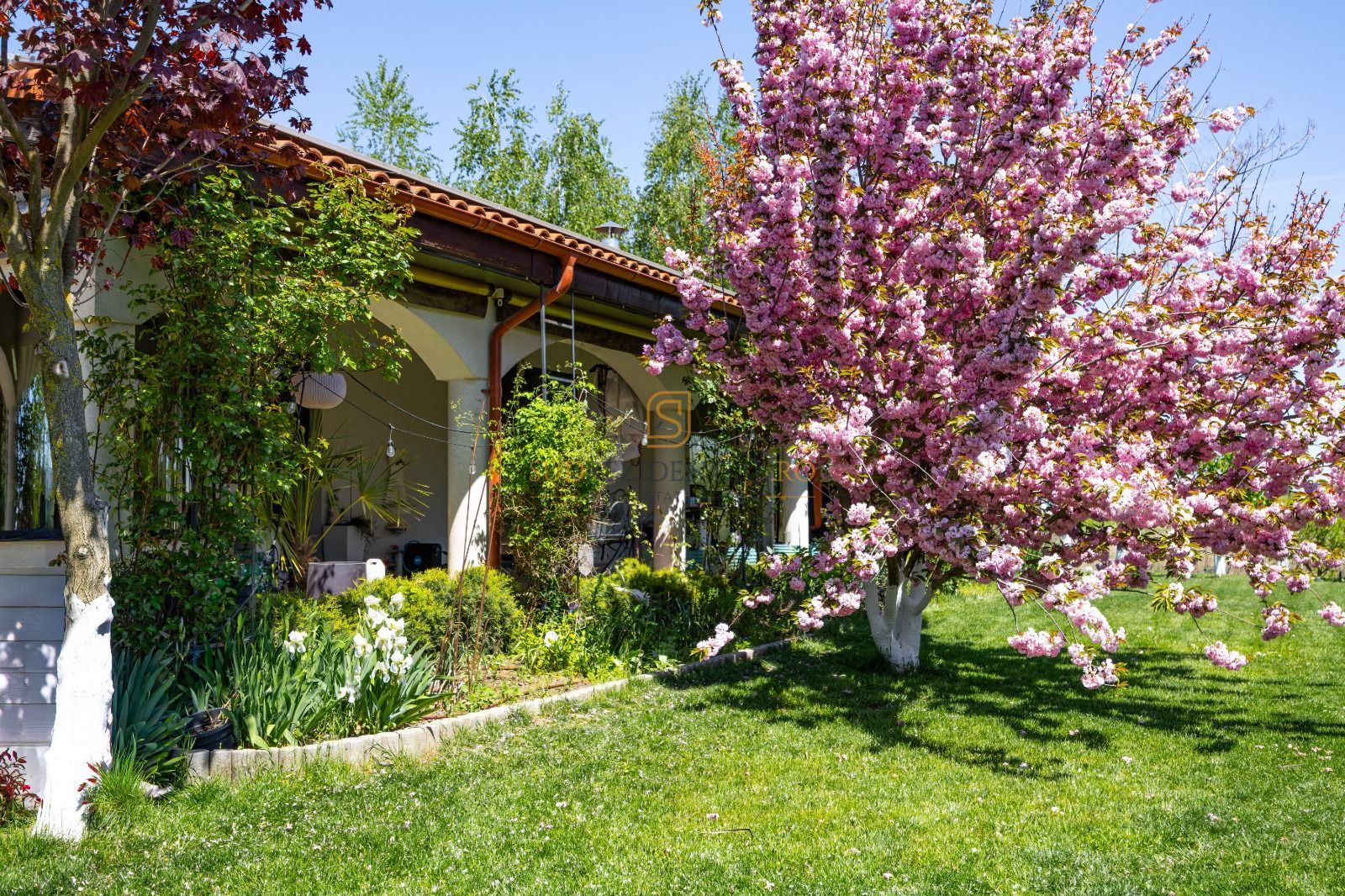 Resedinta spectaculoasa  – Vila exclusivista deschidere directa la lac - Poză 39