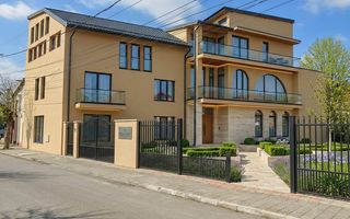 Oportunitate I în Centrul Târgoviștei: Clădire de 498 mp - Poză 2